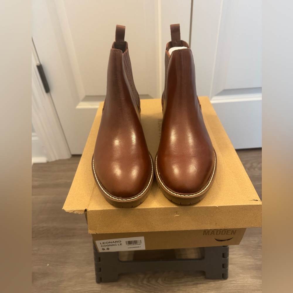 Steve Madden Leopard Cognac LE Chelsea Boots
